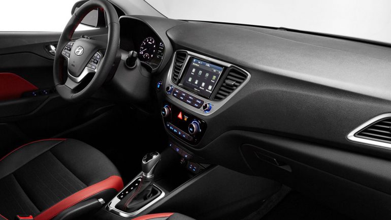 2018-hyundai-accent-12