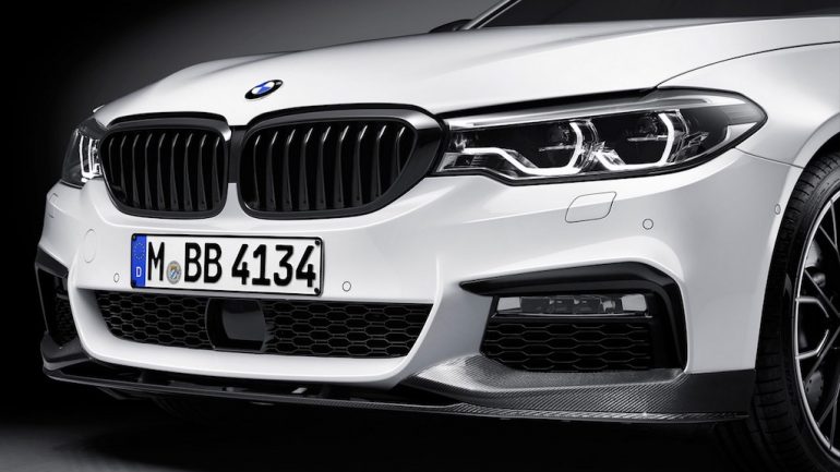 2017-BMW-5-Series-BMW-M-Performance-front-splitter