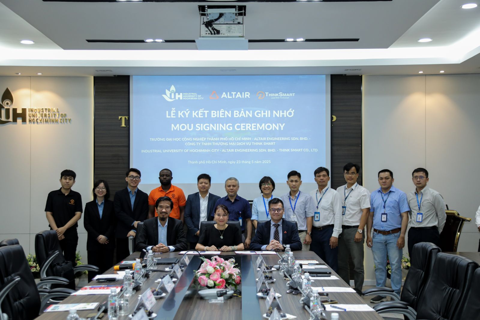 Ký thỏa thuận hợp tác với Công ty Altair và Công ty ThinkSmart