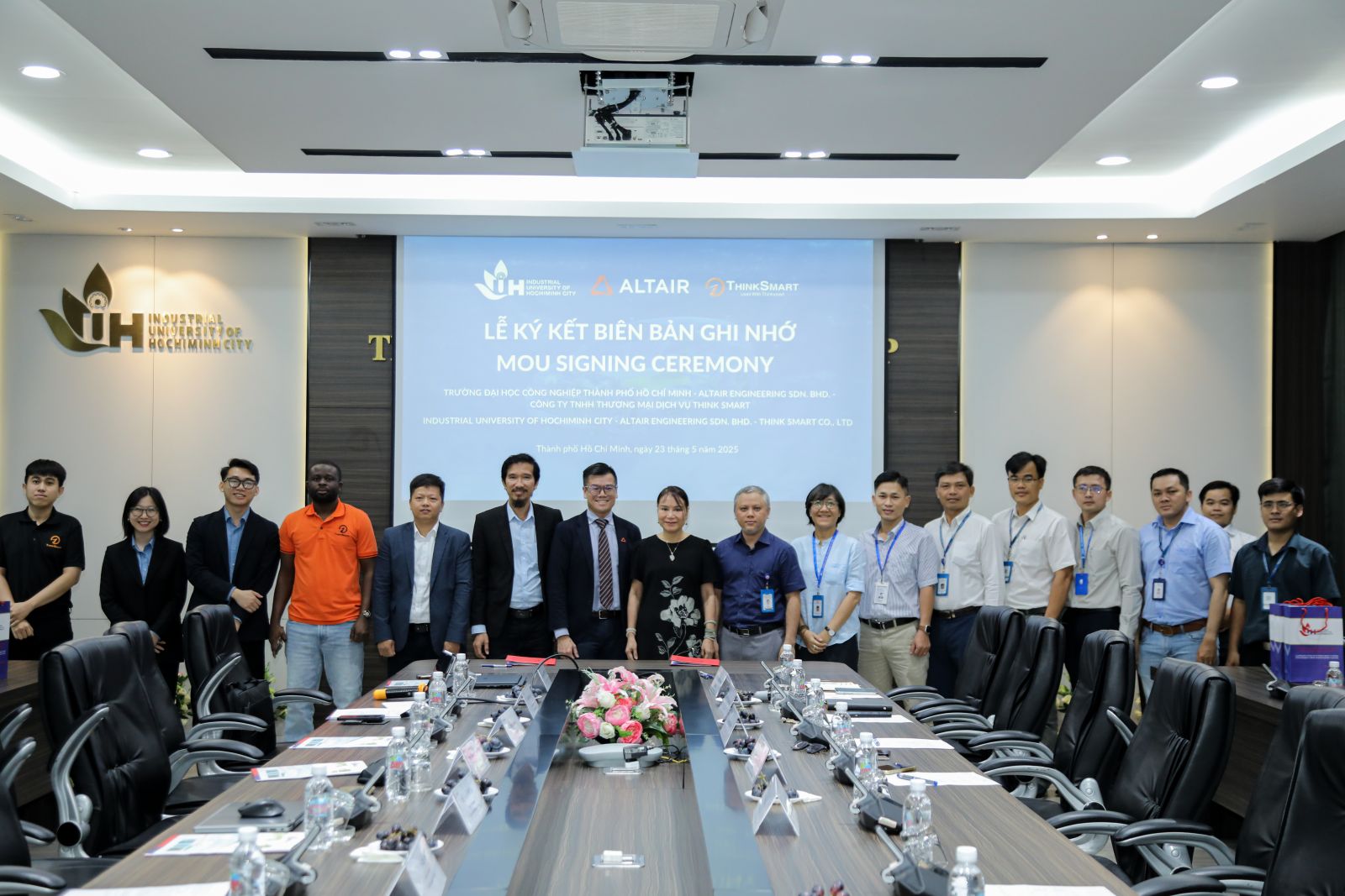 Ký thỏa thuận hợp tác với Công ty Altair và Công ty ThinkSmart
