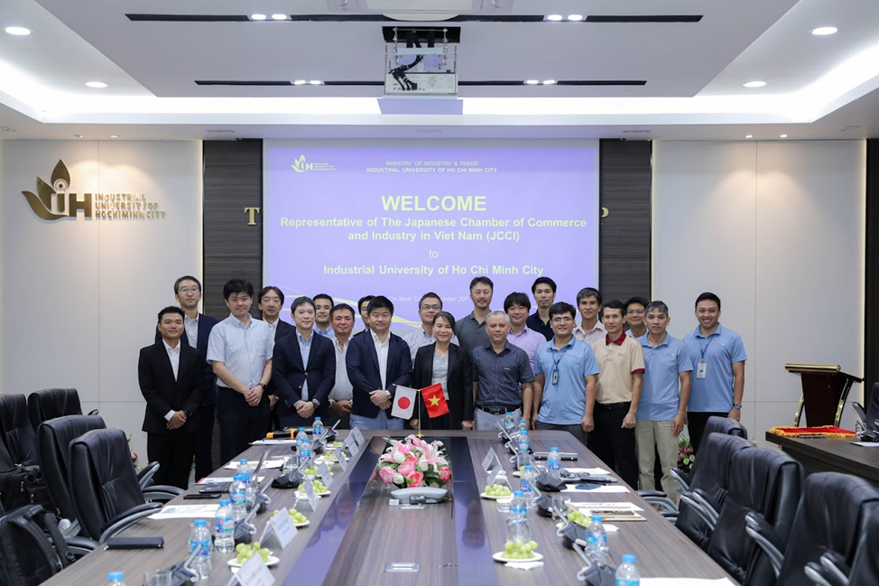 Làm việc với Đoàn lãnh đạo, đại diện của các ngân hàng, bảo hiểm Nhật Bản JCCI (Nhật Bản)